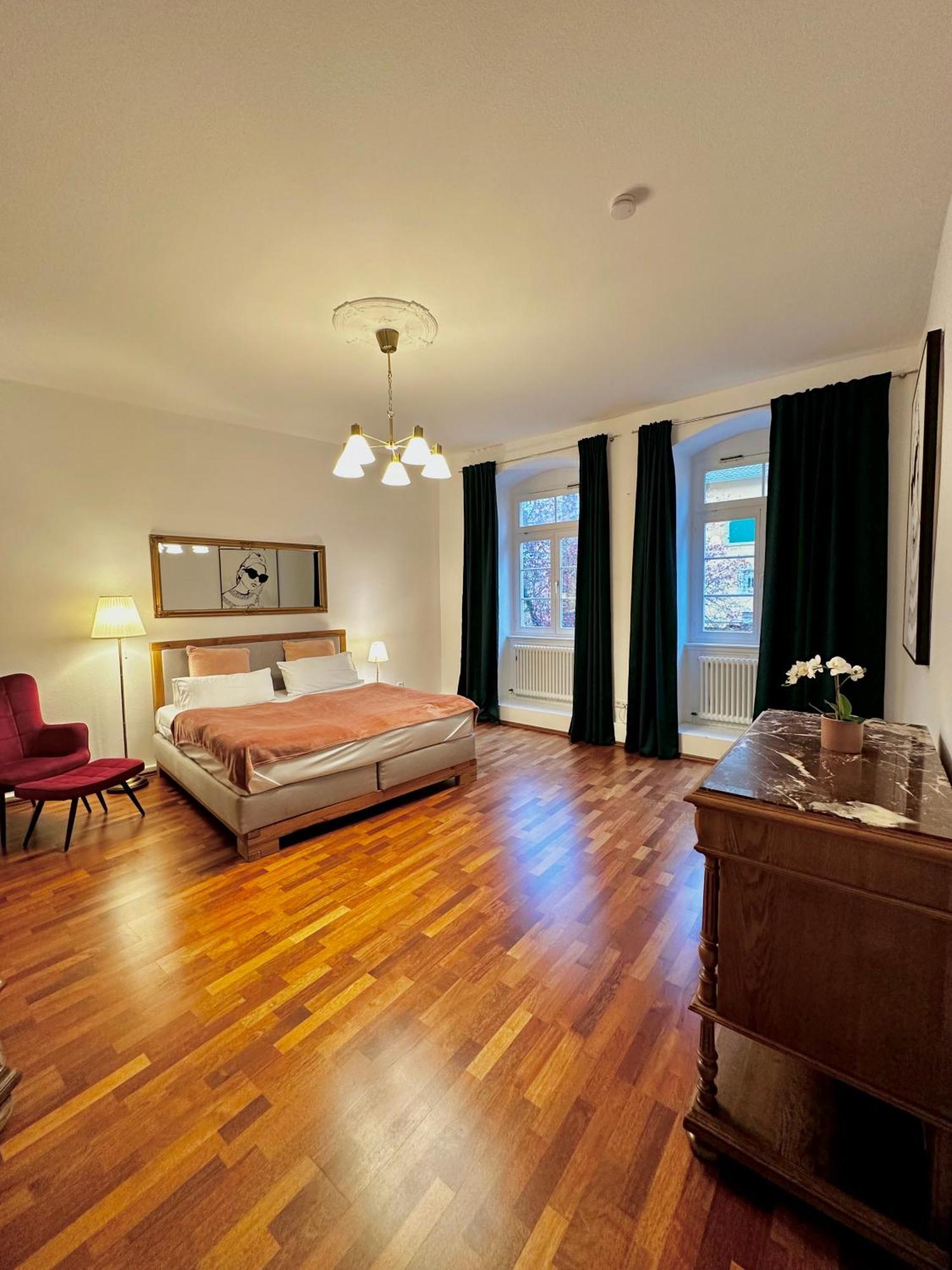 Hirsch Appartements Μπάντεν-Μπάντεν Εξωτερικό φωτογραφία